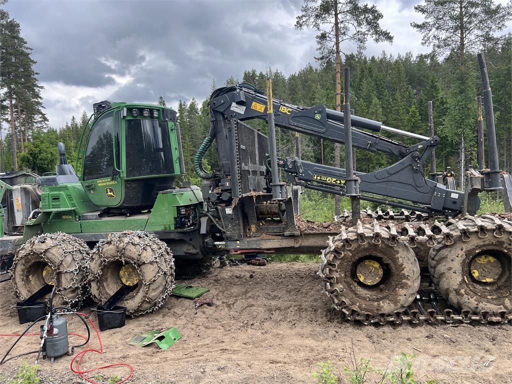 John Deere 1510G Forwarder