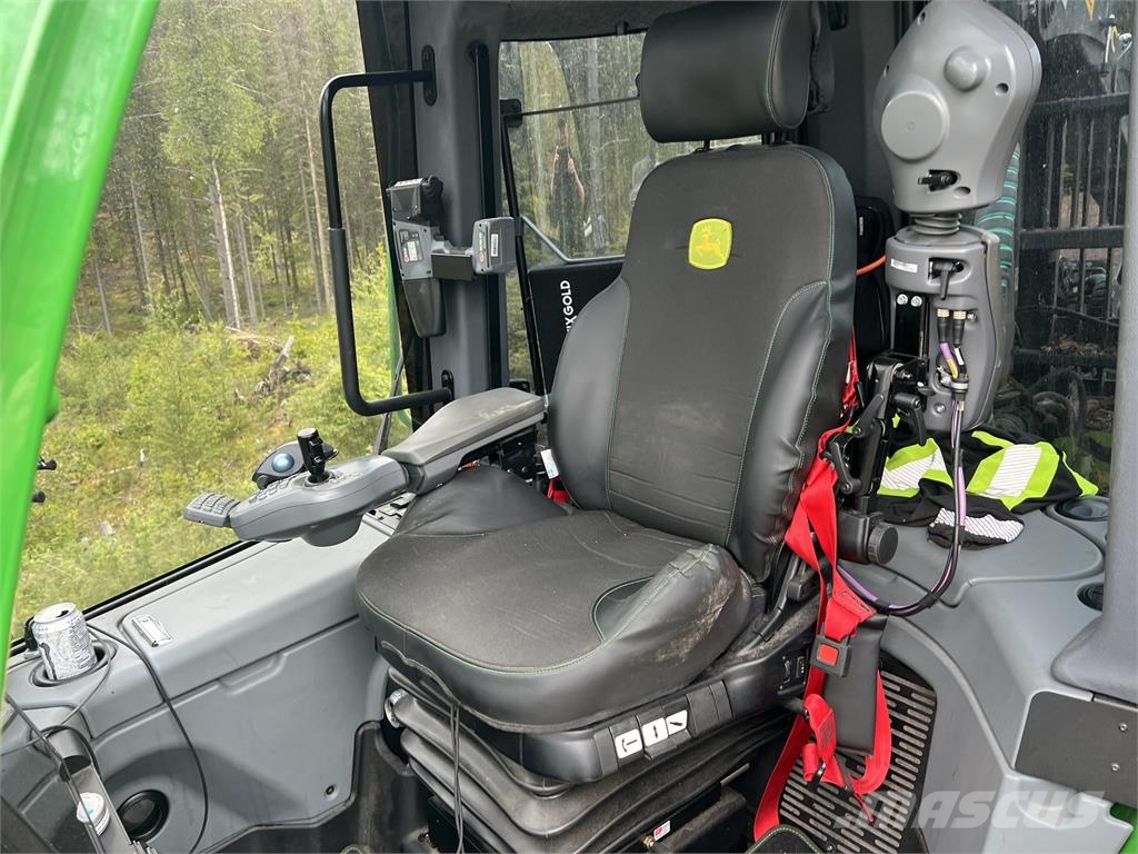 John Deere 1510G Forwarder