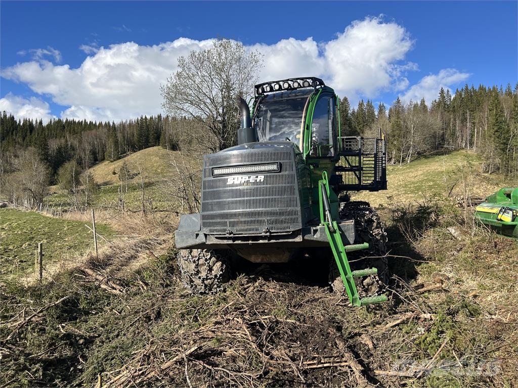 John Deere 1510G Forwarder