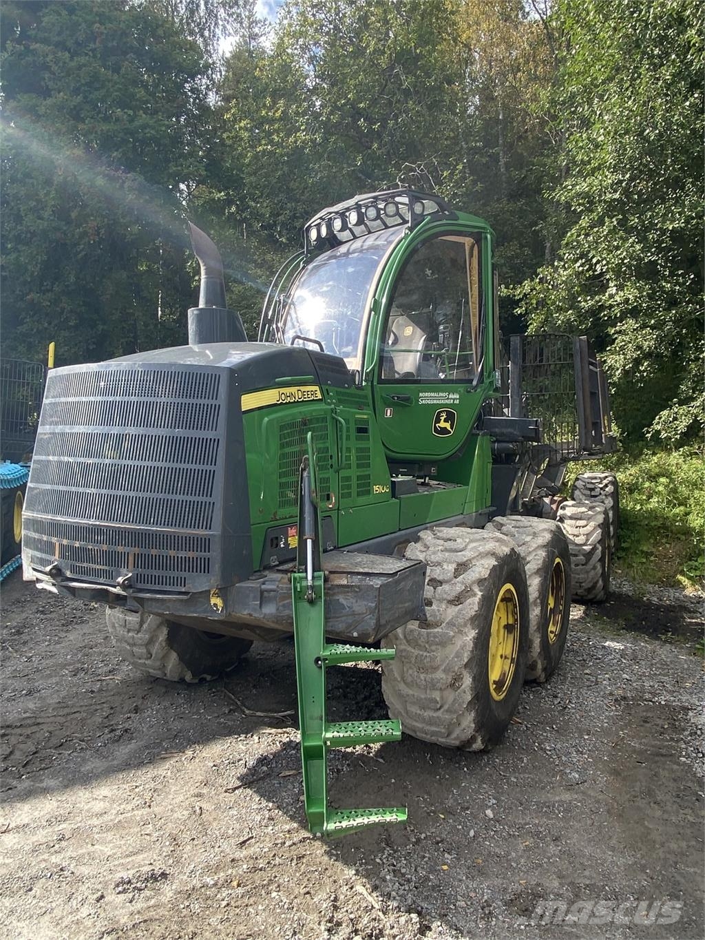 John Deere 1510G Lesné traktory