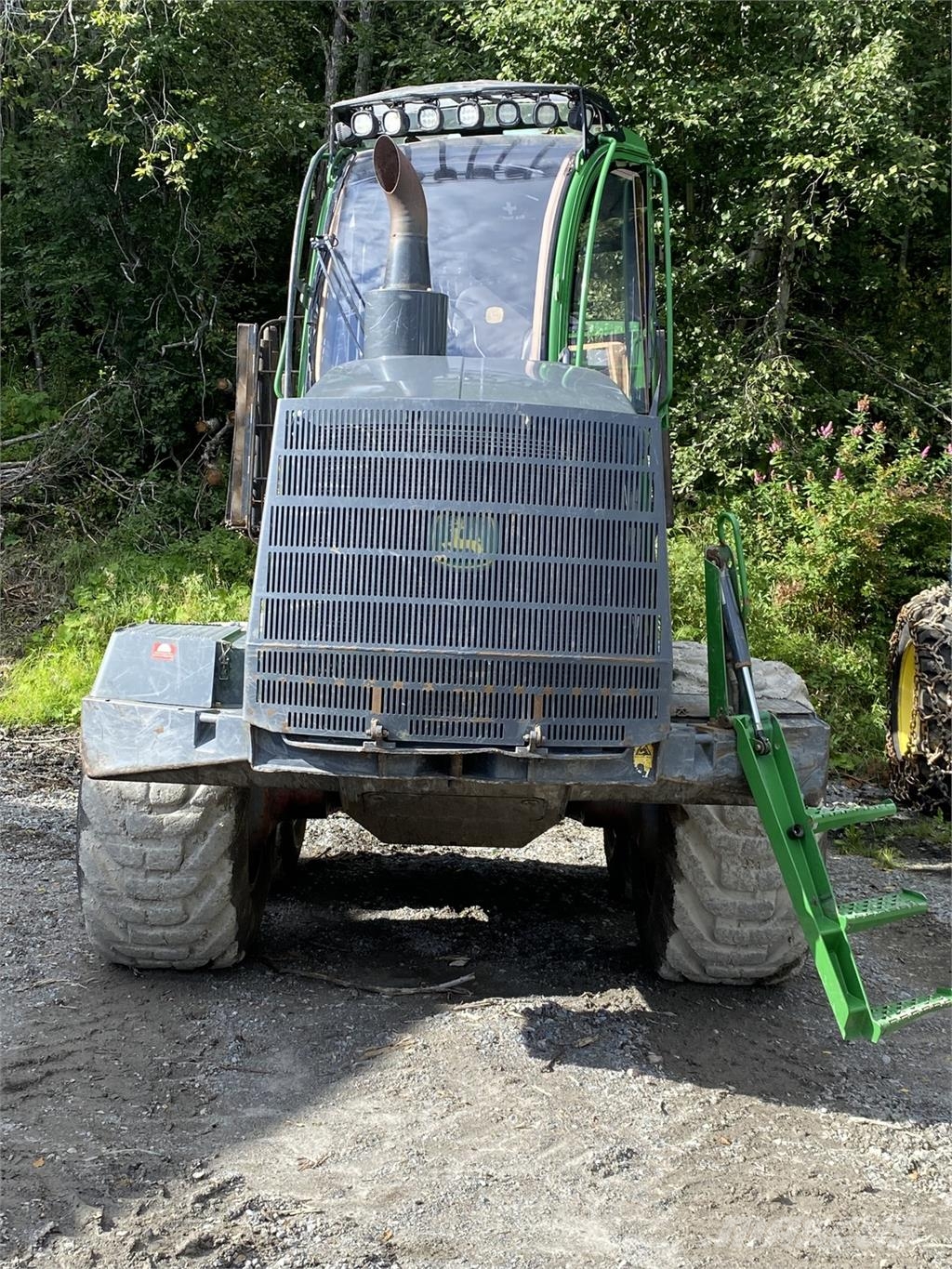 John Deere 1510G Lesné traktory