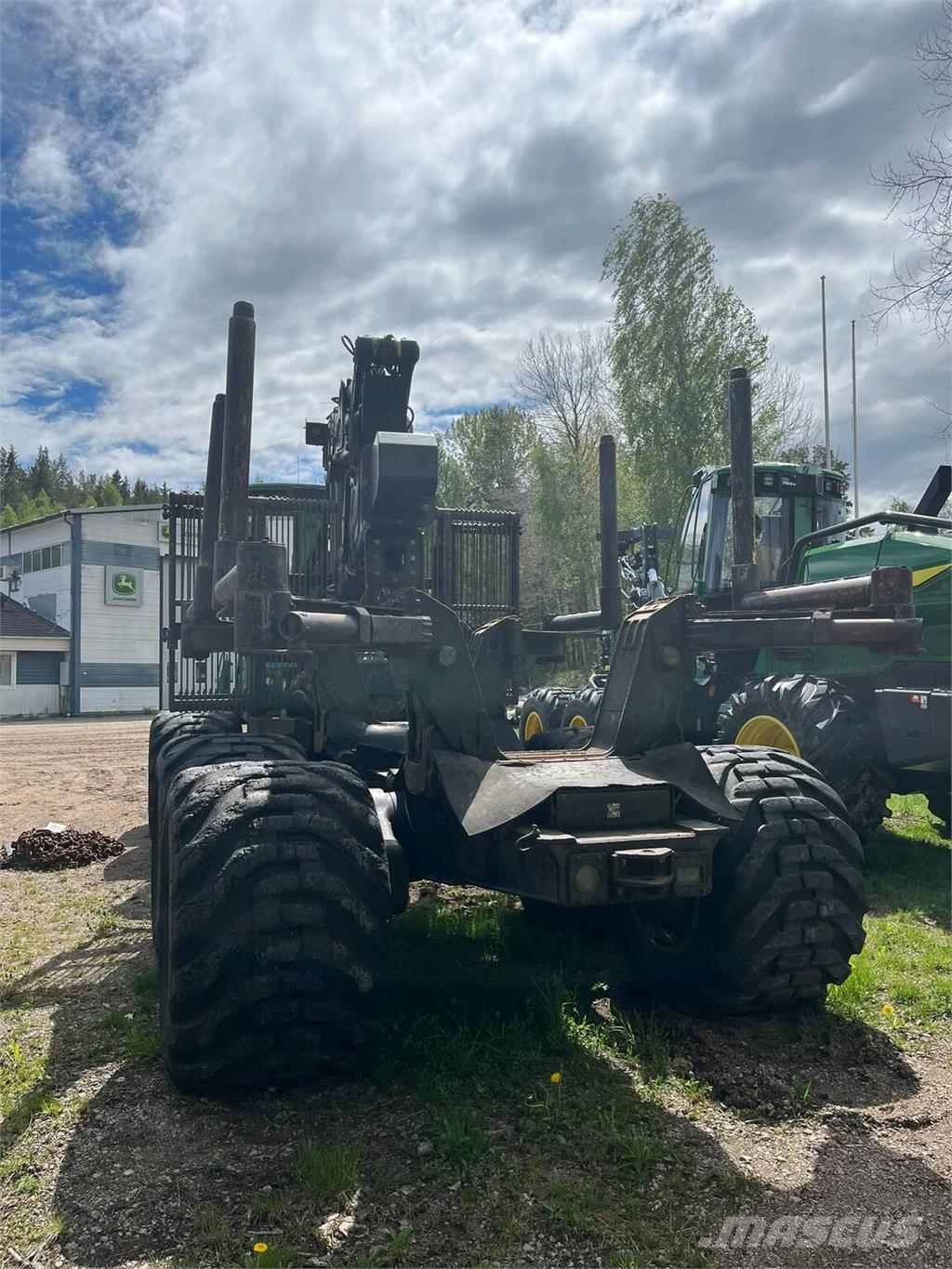 John Deere 1510E Lesné traktory
