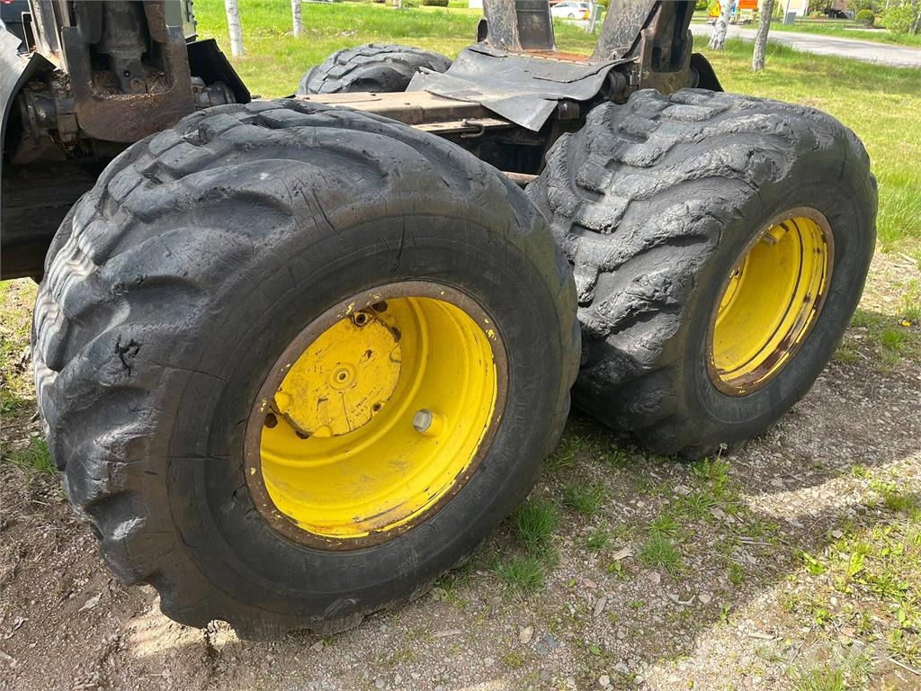 John Deere 1510E Lesné traktory
