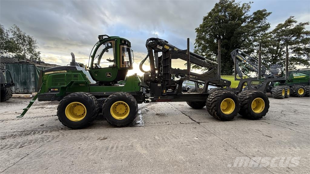 John Deere 1510G Forwarder
