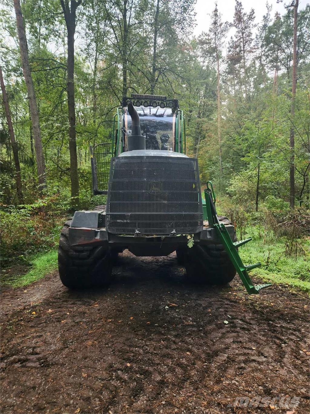 John Deere 1510G Forwarder