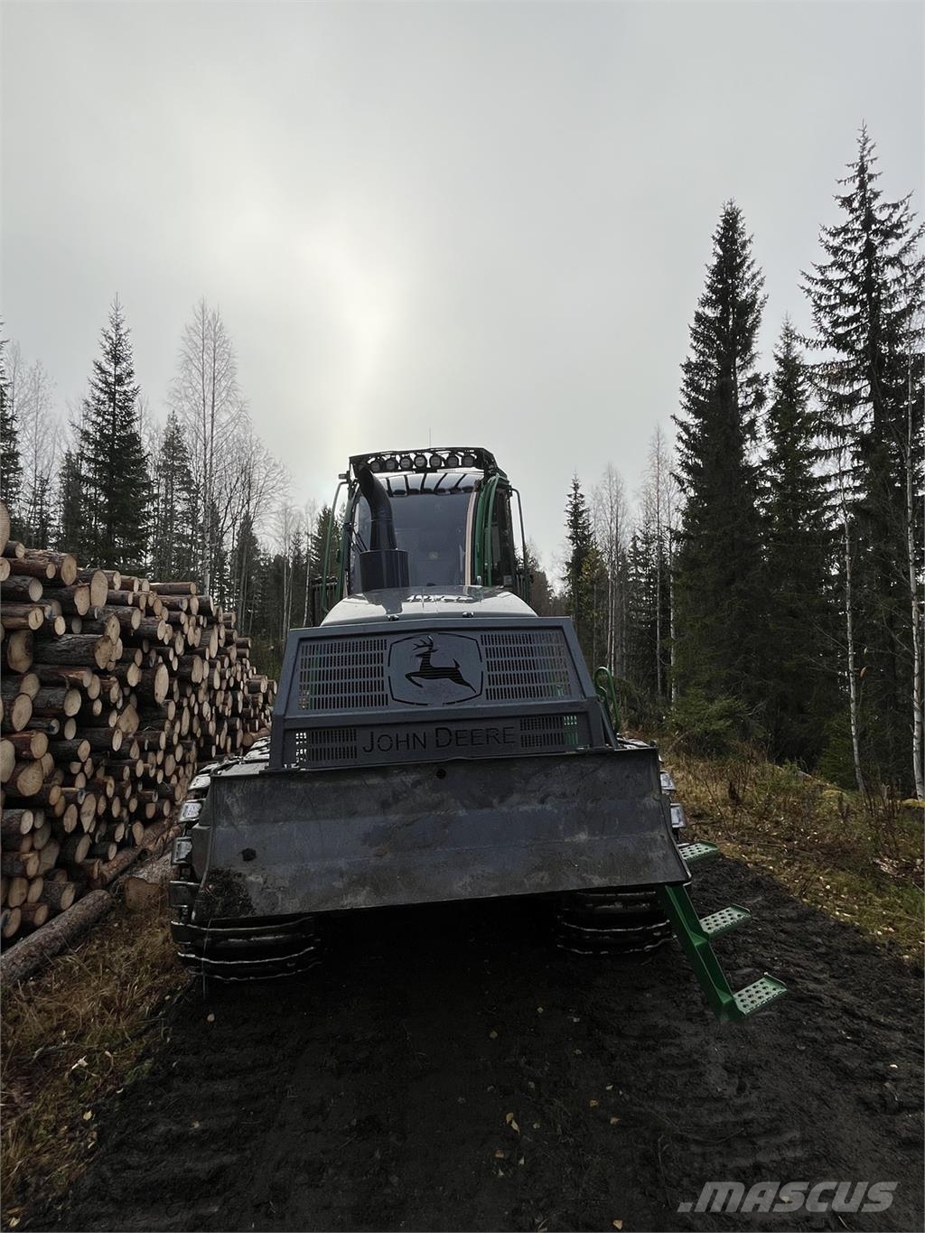 John Deere 1510G Forwarder