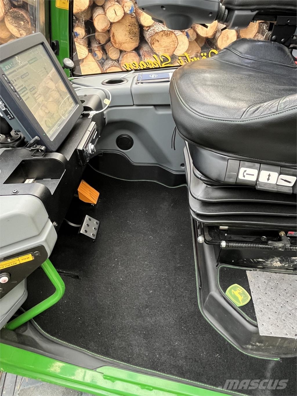 John Deere 1510G Forwarder