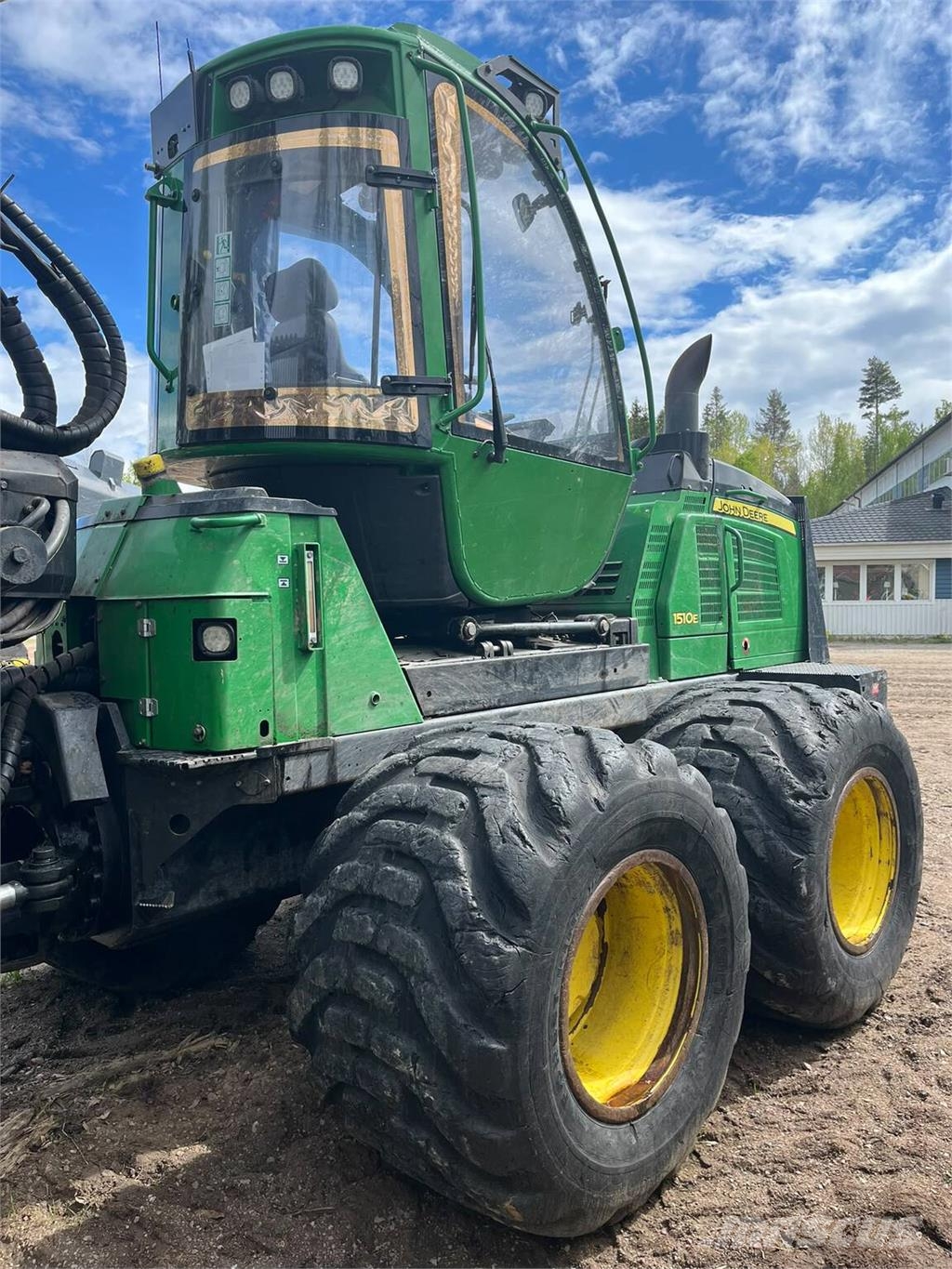 John Deere 1510E Lesné traktory