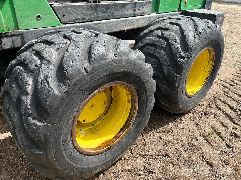 John Deere 1510E Lesné traktory