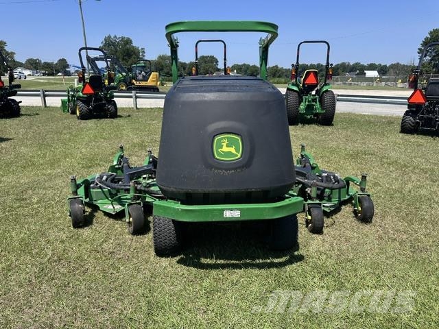 John Deere 1600 Самоходные газонокосилки