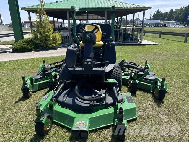 John Deere 1600 Самоходные газонокосилки