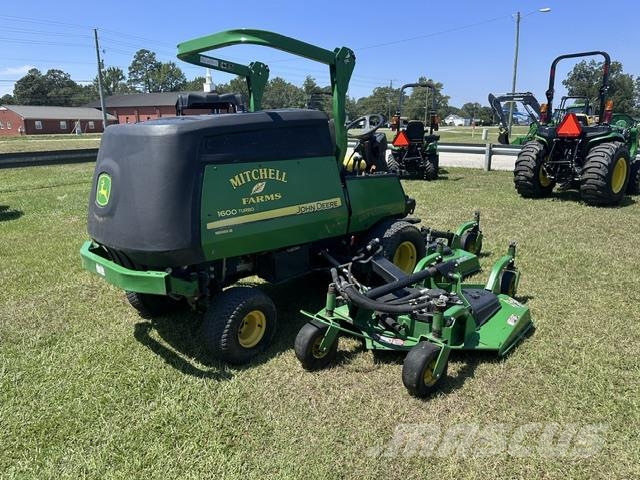 John Deere 1600 Самоходные газонокосилки
