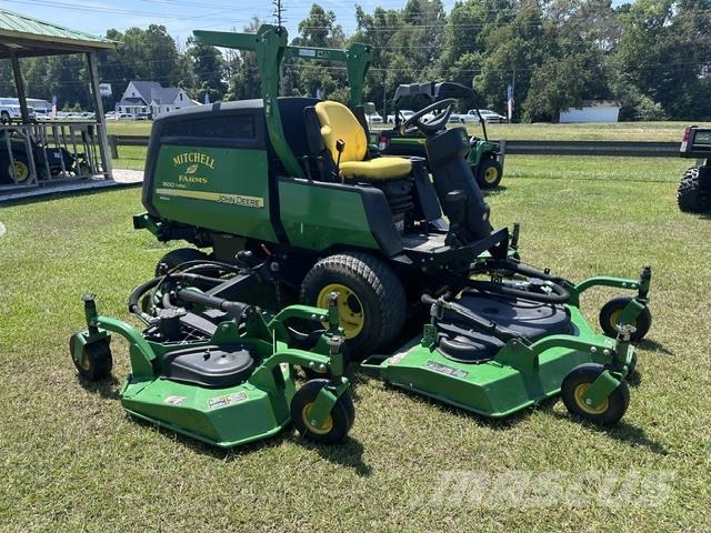 John Deere 1600 Самоходные газонокосилки