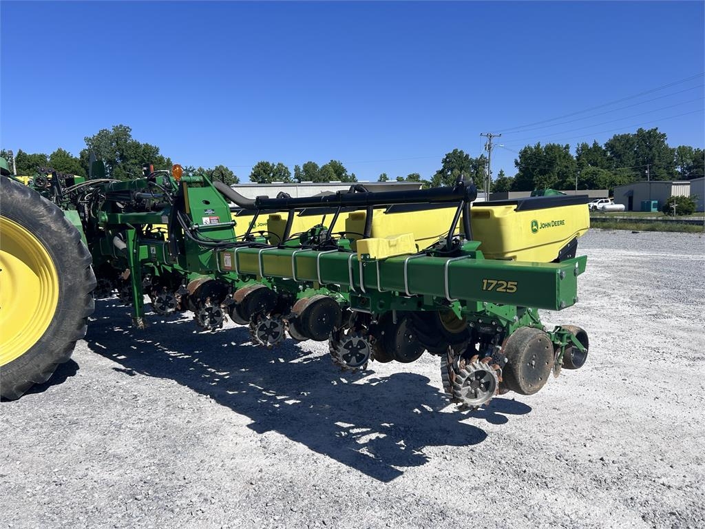 John Deere 1725 Sadiace stroje