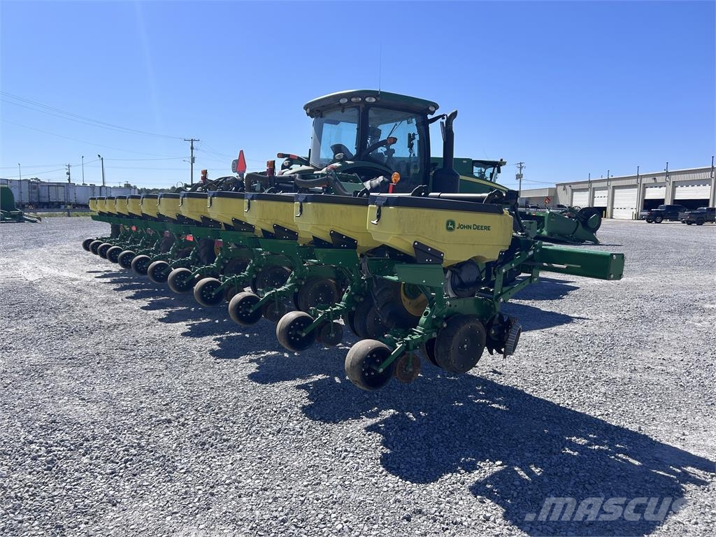 John Deere 1725 Sadiace stroje