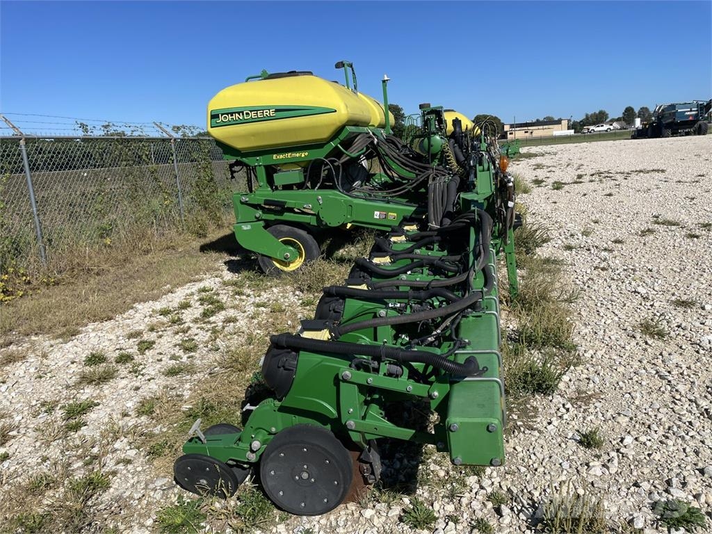 John Deere 1725 CCS معدات بذر