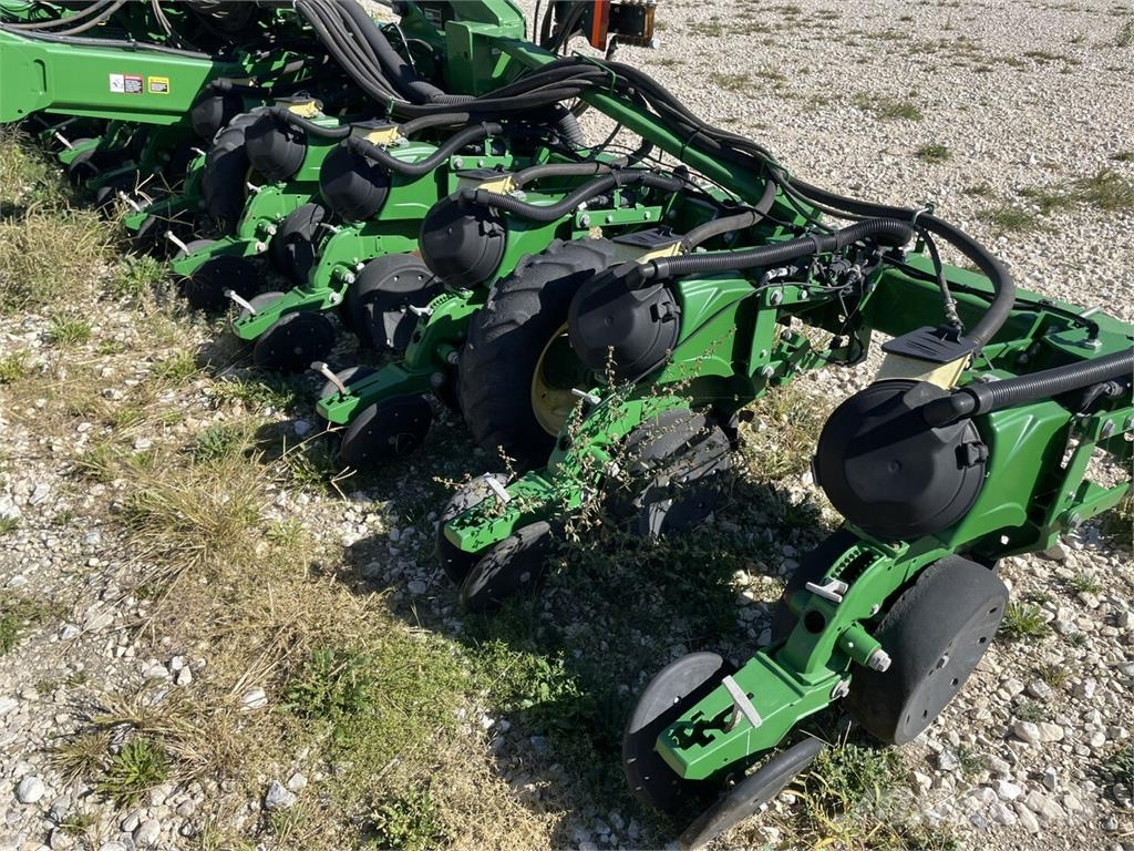 John Deere 1725 CCS معدات بذر