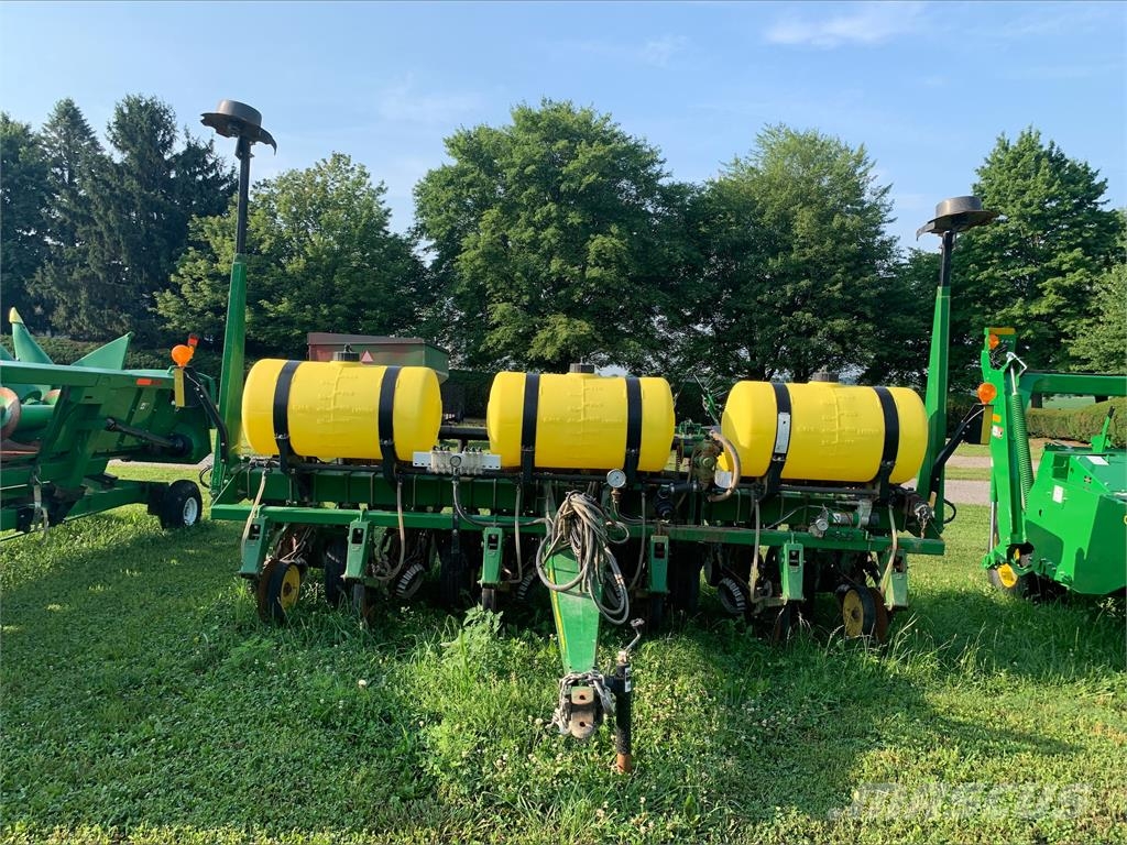 John Deere 1750 Sadiace stroje