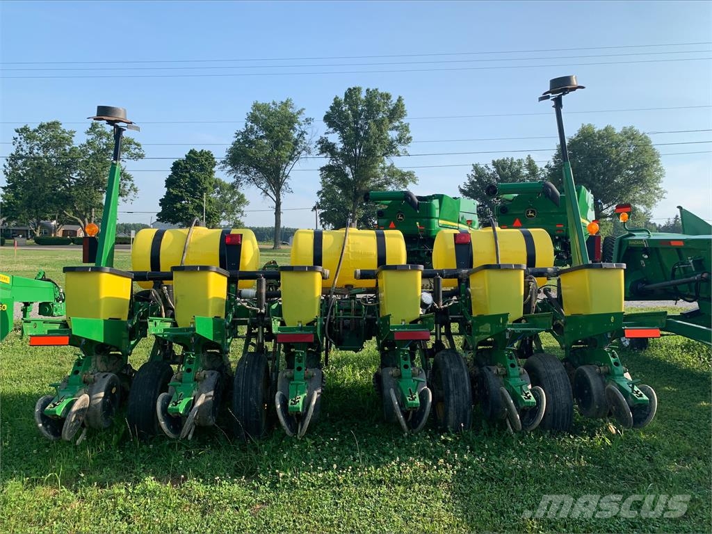 John Deere 1750 Sadiace stroje