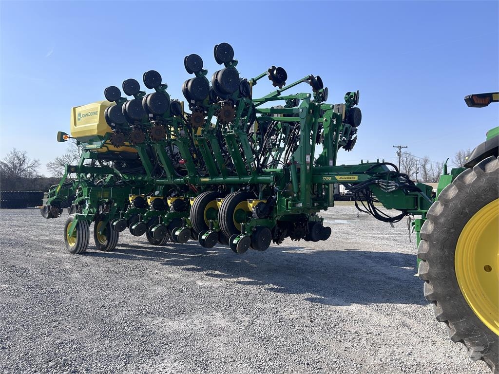 John Deere 1795 Istutuskoneet