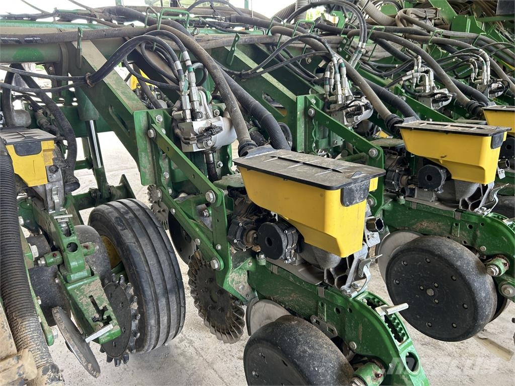 John Deere 1795 Sadilniki