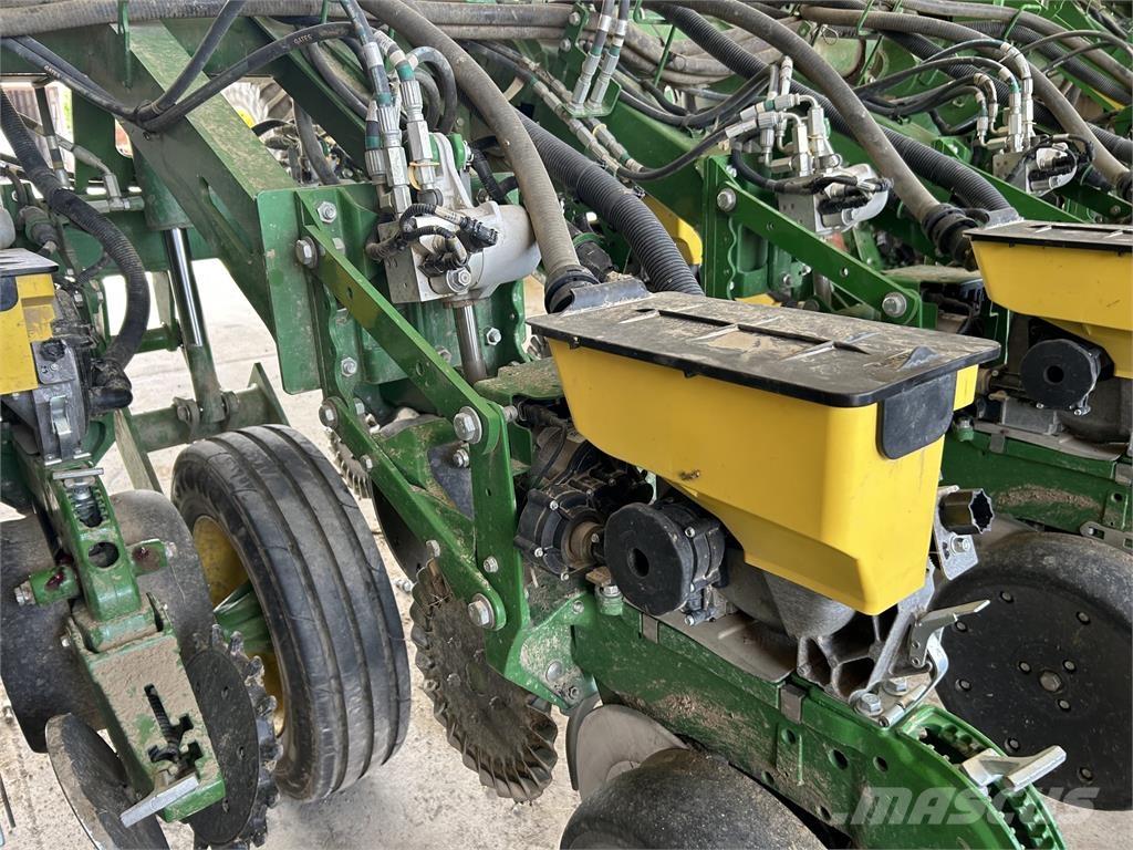 John Deere 1795 Sadilniki