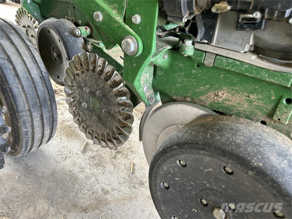 John Deere 1795 Sadilniki