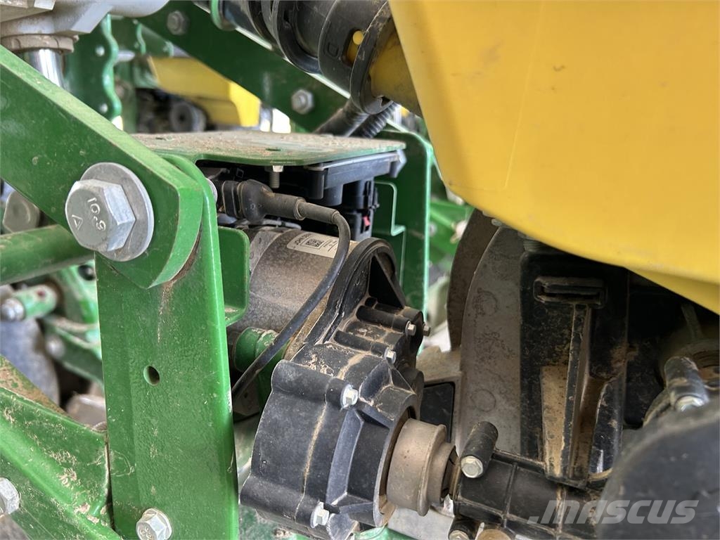 John Deere 1795 Sadilniki