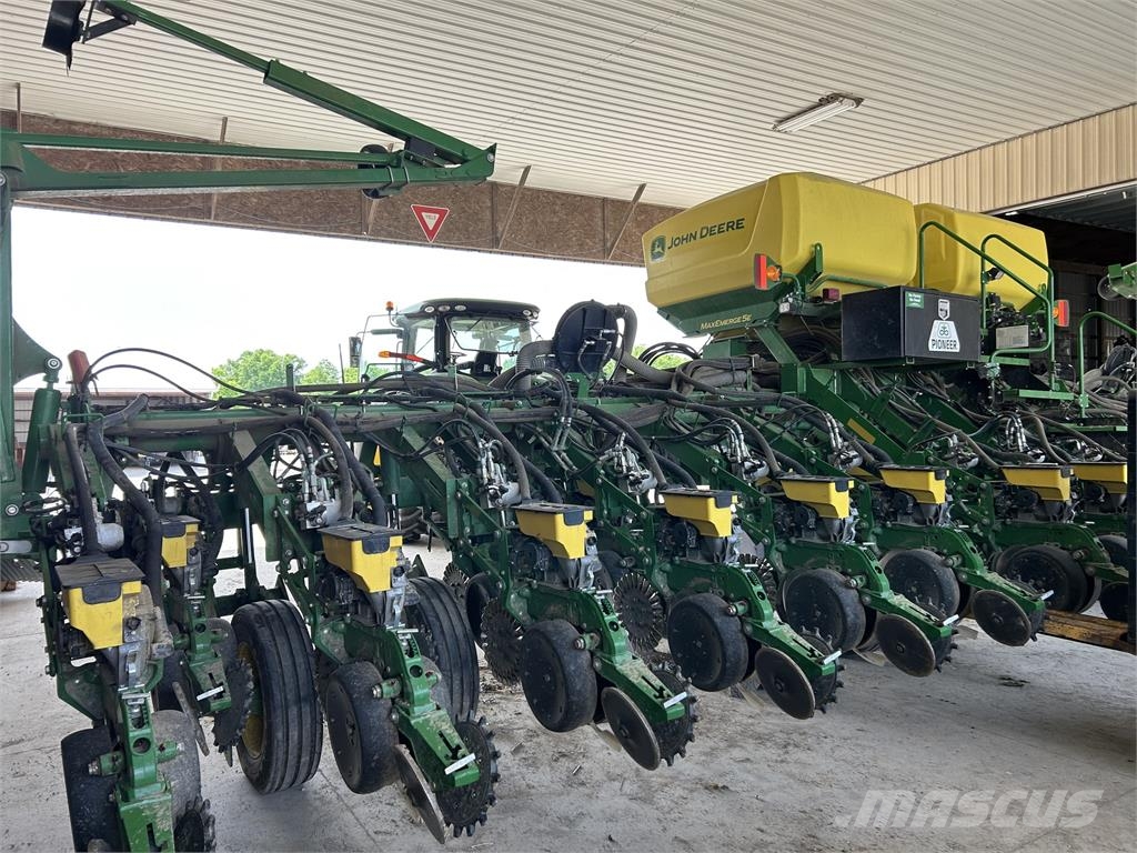 John Deere 1795 Sadilniki