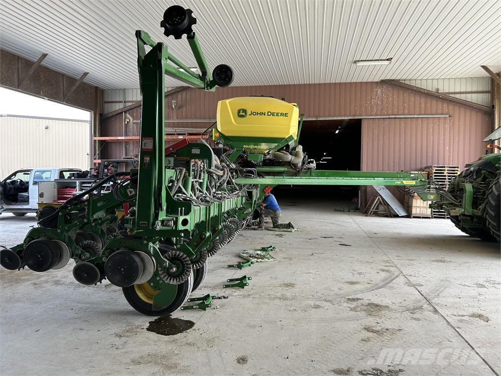 John Deere 1795 Sadilniki