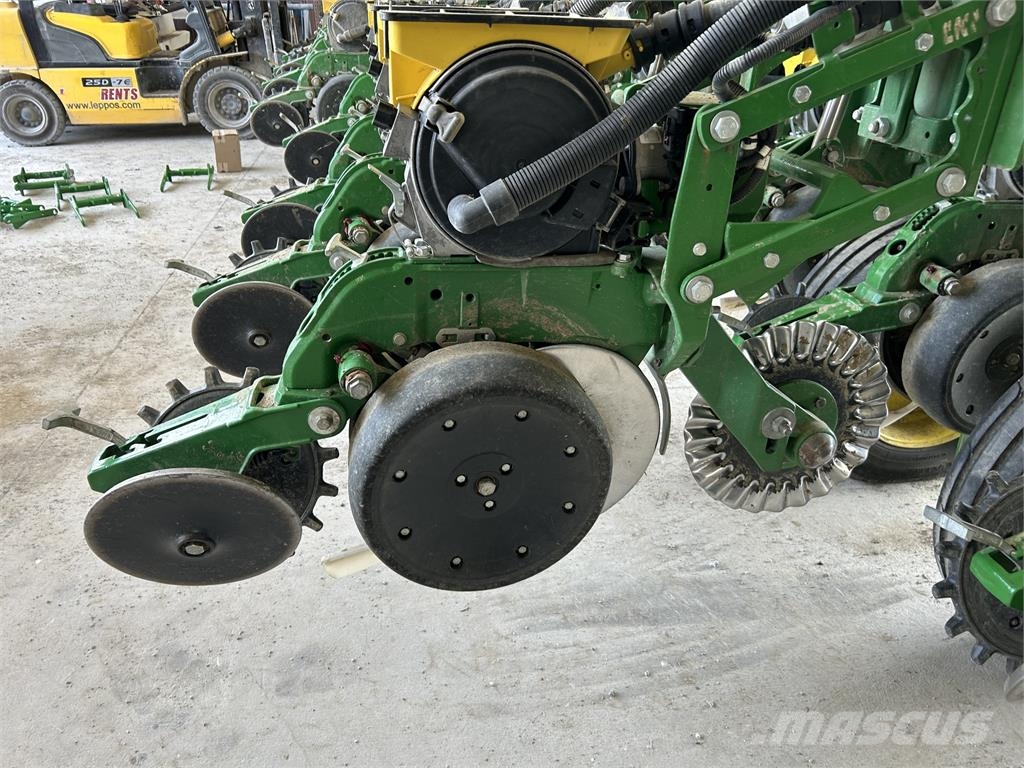 John Deere 1795 Sadilniki
