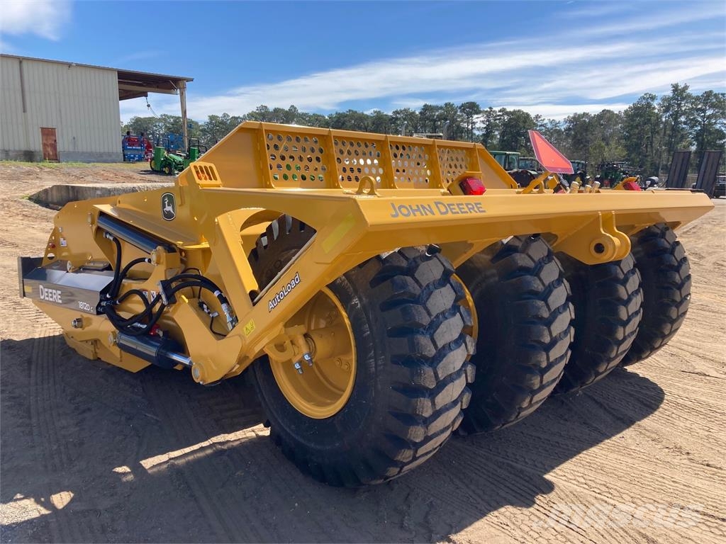 John Deere 1812DC Traktoriai