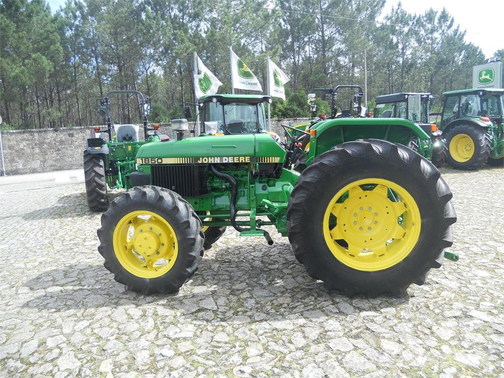 John Deere 1850 Трактора