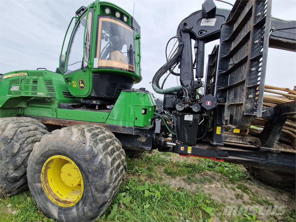 John Deere 1910G Forwarder