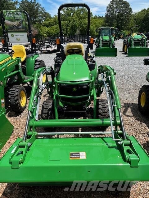 John Deere 2025R 소형 트랙터