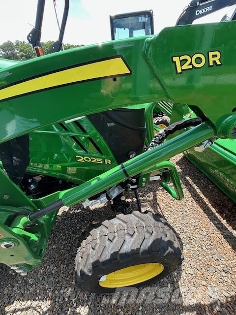 John Deere 2025R 소형 트랙터