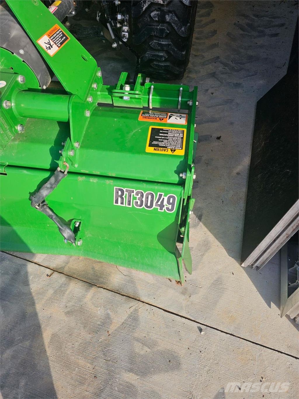 John Deere 2025R Compacttrekkers