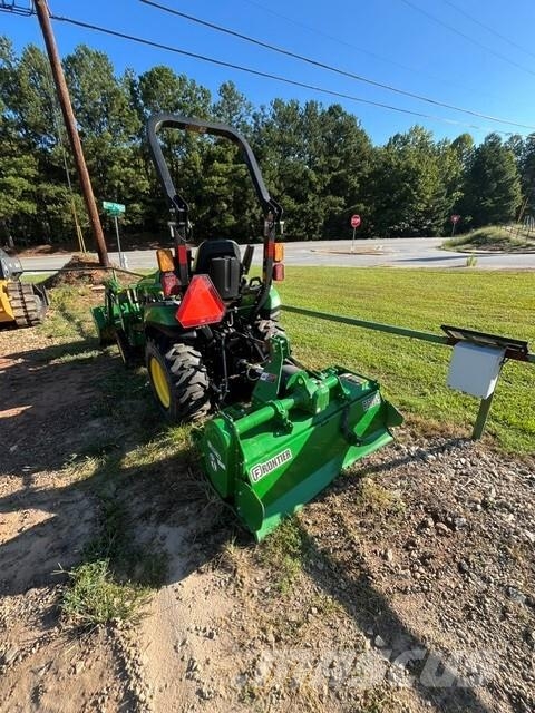 John Deere 2025R Kompakte traktorer