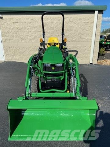 John Deere 2025R جرارات مدمجة