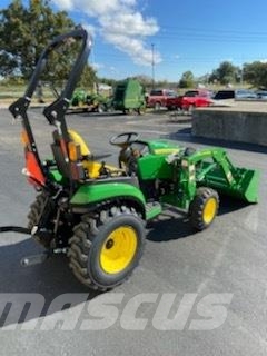 John Deere 2025R جرارات مدمجة