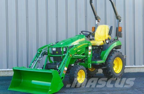 John Deere 2025R جرارات مدمجة