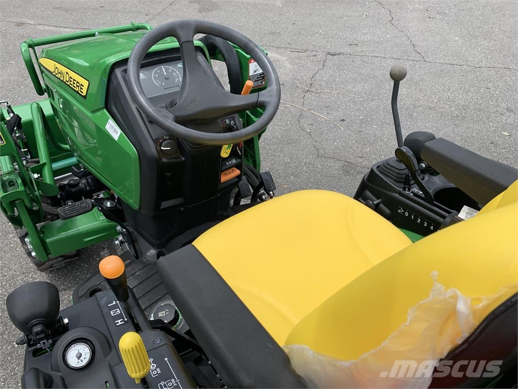 John Deere 2025R 소형 트랙터