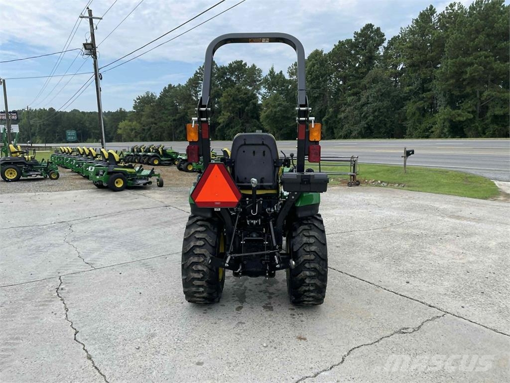 John Deere 2025R Tractores compactos