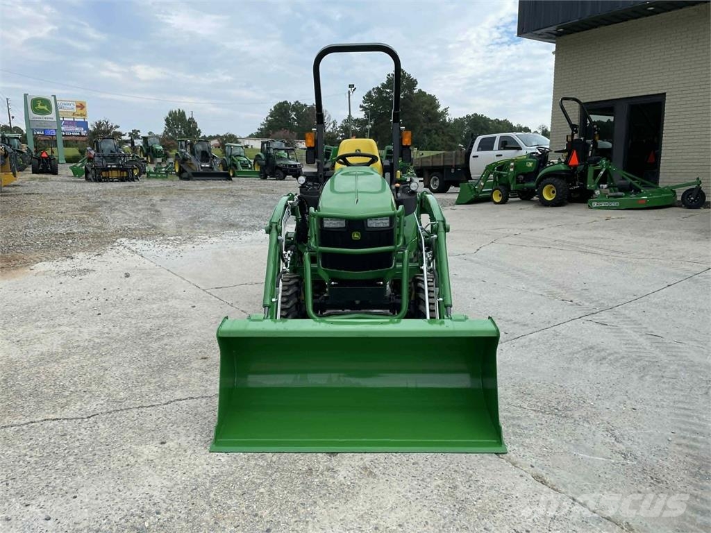 John Deere 2025R Tractores compactos