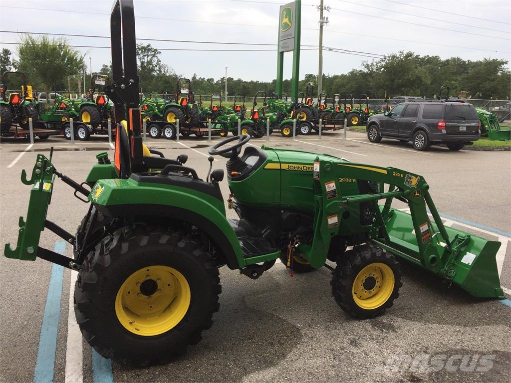 John Deere 2032R 小型曳引機
