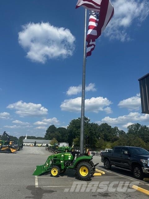 John Deere 2032R Compact tractors