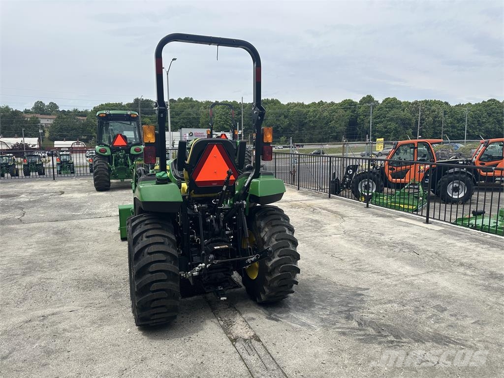John Deere 2032R 소형 트랙터