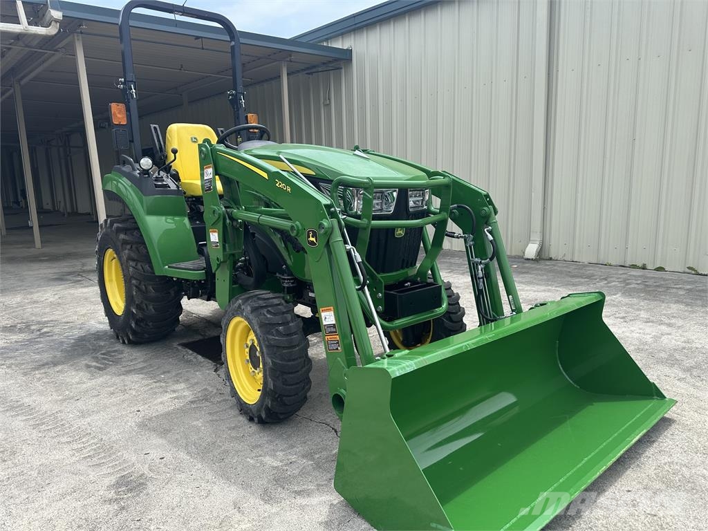 John Deere 2032R 소형 트랙터