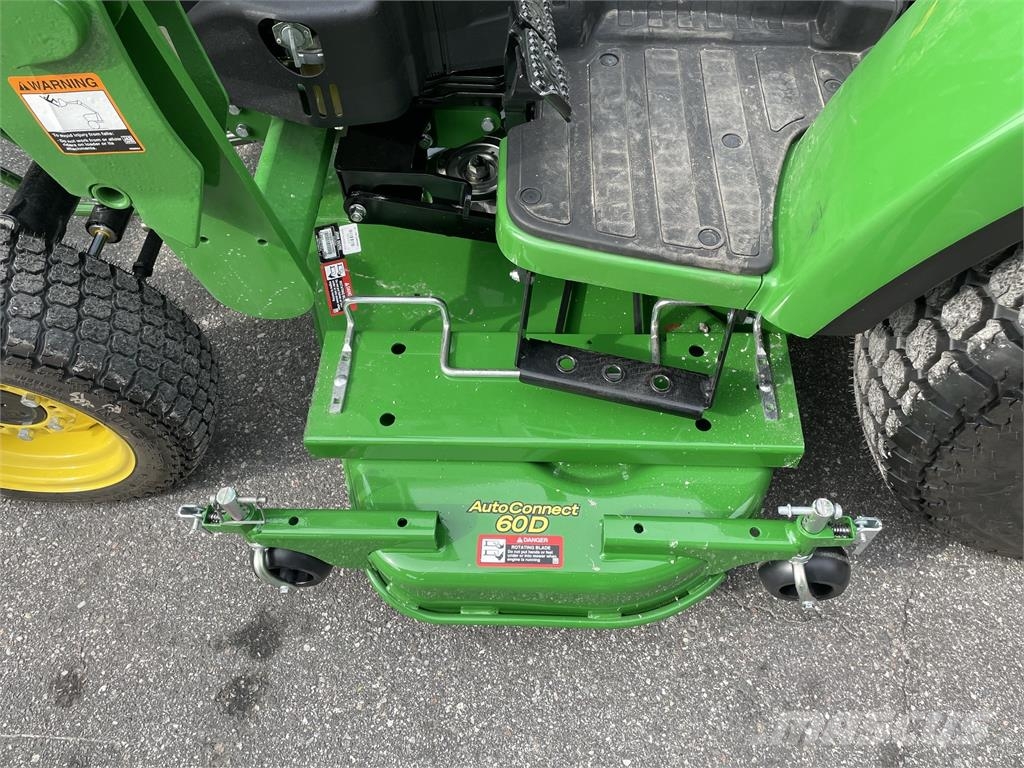 John Deere 2032R 小型曳引機