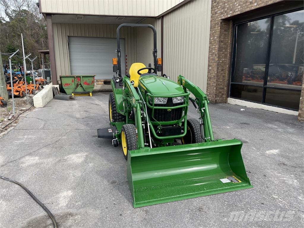 John Deere 2032R 小型曳引機
